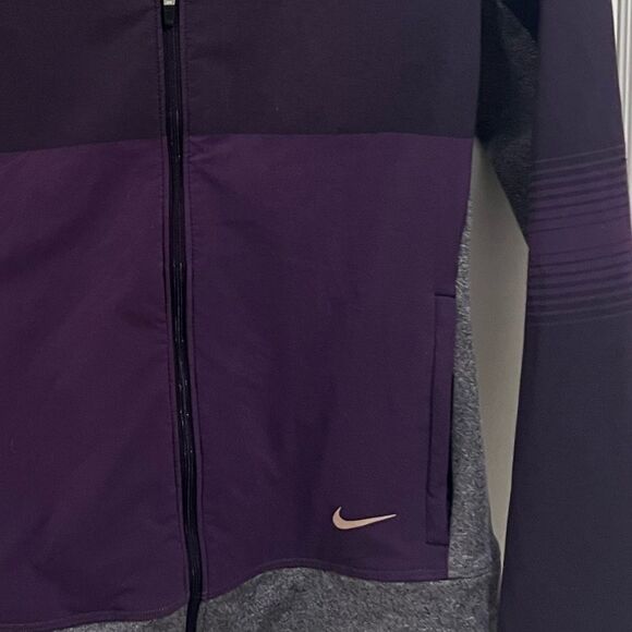 Nike fitted running jacket - Picture 4 of 4